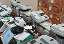 Urnas eletrônicas são configuradas em Videira