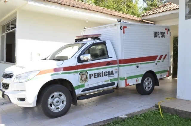 Bebê que estava sendo velada viva morre no hospital