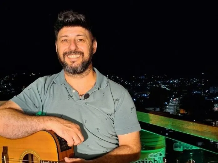 Juliano Roque fala sobre sua trajetória musical em entrevista ao Estúdio RBV