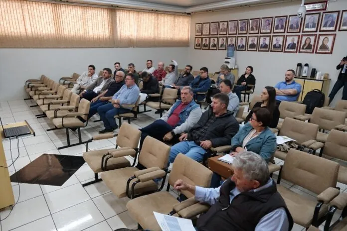 Agroindustrialização no Meio Oeste avança com evento em Arroio Trinta