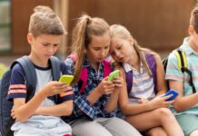 Câmara aprova projeto que proíbe uso de celulares em escolas públicas e privadas