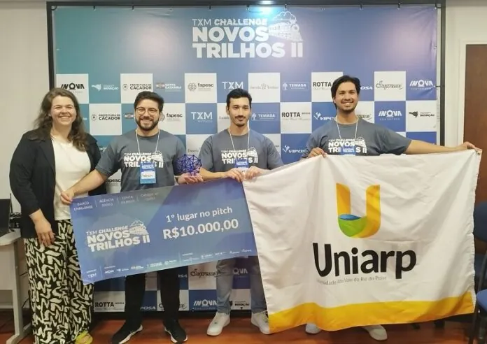 Estudantes da Uniarp vencem Challenge com solução para empresa têxtil