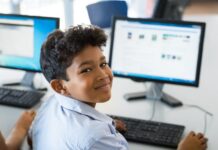 TCE/SC exige respostas sobre educação digital em escolas municipais