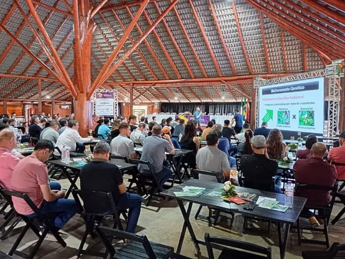 Mais de 200 pessoas participam do Encontro Nacional do Alho