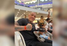 Lutador Pezinho é homenageado em grande evento de artes marciais