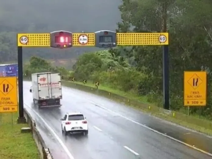 Rodovia que liga SC e PR será totalmente bloqueada nesta terça-feira