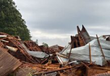 Rajadas de ventos de até 100 km/h provocam destruição em SC