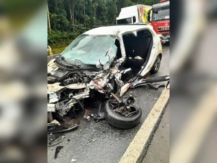 Carro da saúde de Fraiburgo sofre grave acidente na BR-282