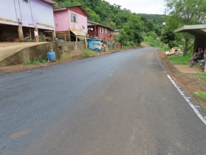 Estrada entre Pinheiro Preto e Iomerê é liberada após asfaltamento