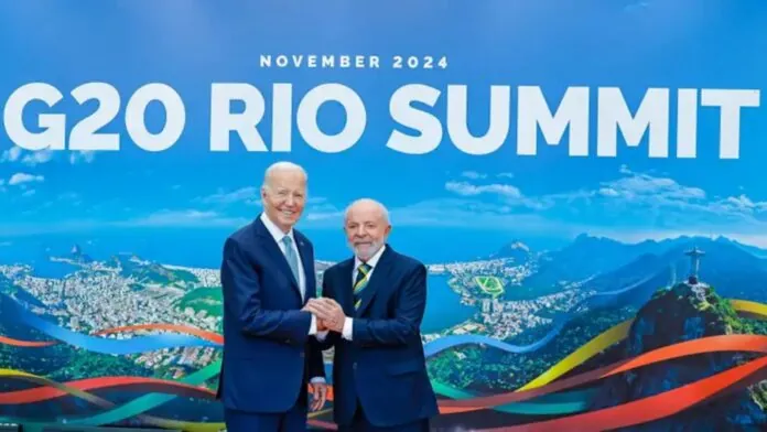 Presidente da República, Luiz Inácio Lula da Silva recebe o presidente dos Estados Unidos Joe Biden, durante cumprimentos aos líderes do G20. Foto: Ricardo Stuckert/PR