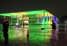 Praça dos Três Poderes é isolada após explosões