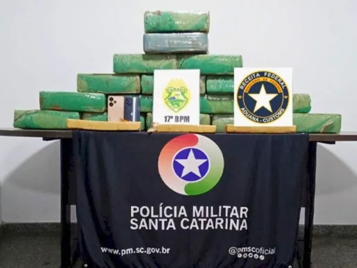 Polícias de SC e PR desmantelam tráfico e apreende 150 kg de maconha