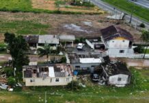 Cidade de SC decreta estado de emergência após ventos de 100 km/h