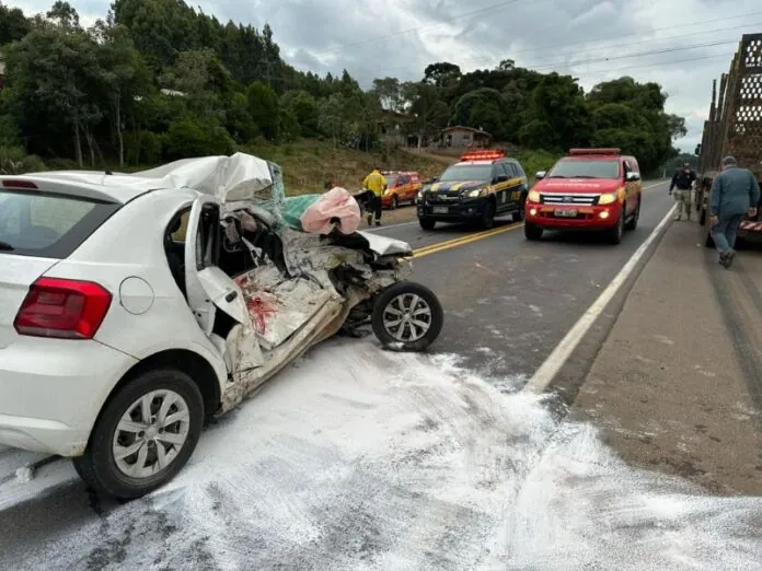 Acidente na BR-470 em Brunópolis deixa motorista ferida