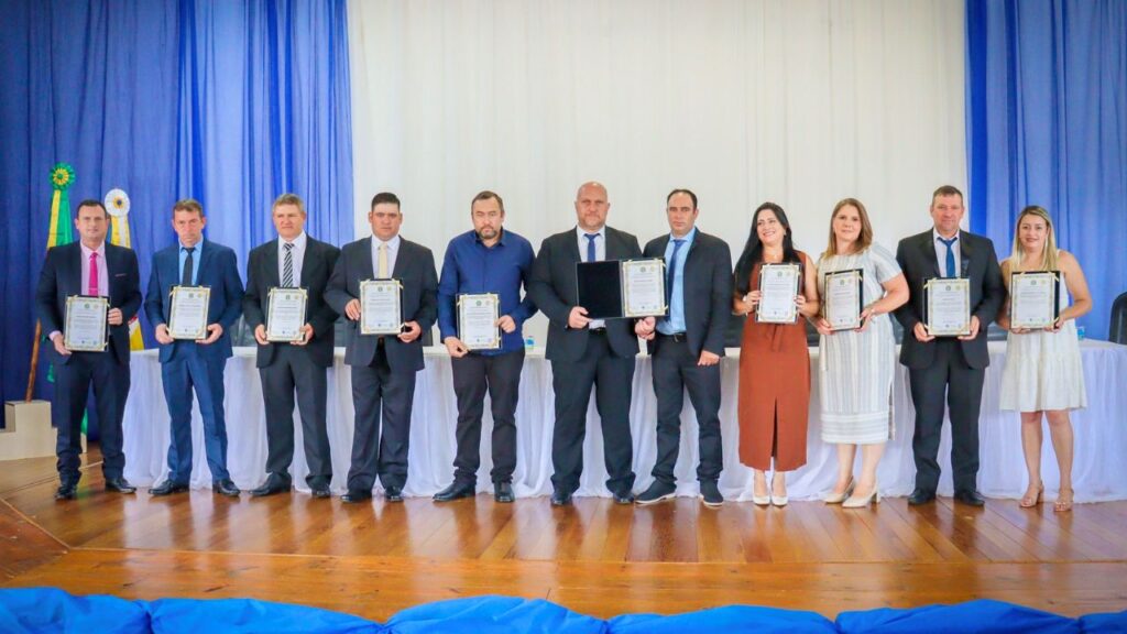Helio Olenka (Tike) é reconduzido ao cargo de prefeito em Calmon