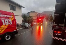 Acidente entre carro e caminhão deixa dois idosos feridos