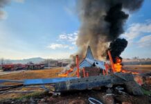 Avião sai da pista, explode e mata 179 pessoas