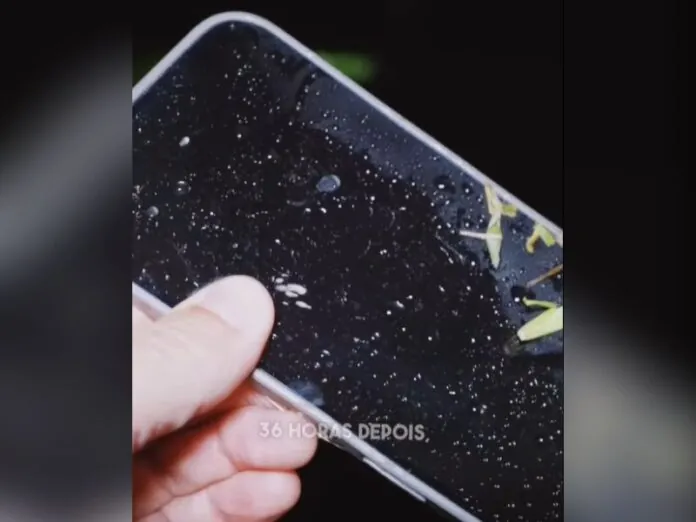 Celular cai durante salto de paraquedas e é encontrado intacto