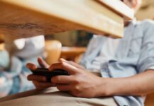 Votação sobre uso de celulares nas escolas pode acontecer hoje