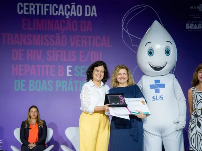 SC conquista certificação nacional por avanços no controle do HIV e Sífilis