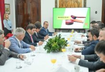 Governo de SC propõe teto para isenção de IPVA e amplia cesta básica