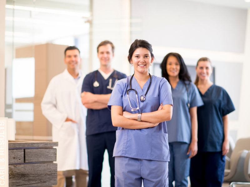 Brasil registra aumento de 23,6% no número de médicos