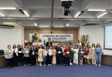 Servidores públicos municipais aposentados recebem homenagem em Caçador