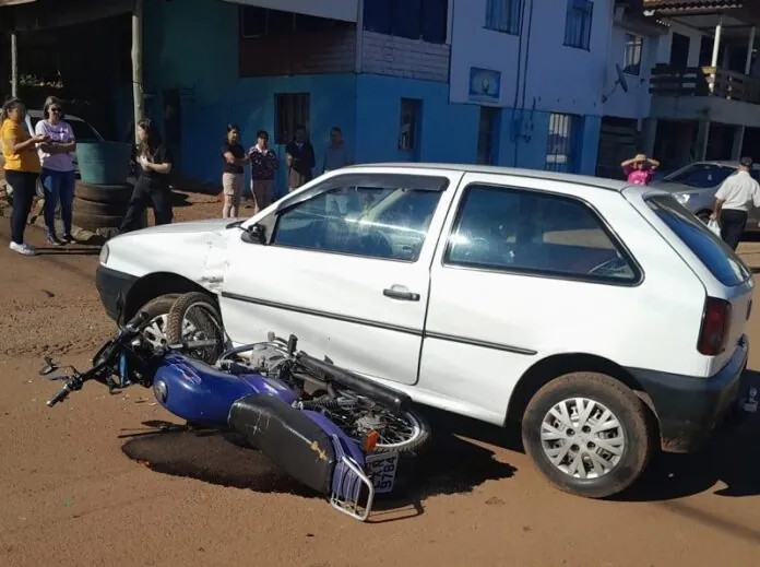 Motociclistas feridos em dois acidentes na região