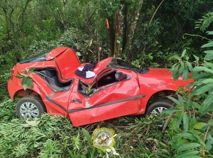 Motorista escapa com vida de acidente na SC-350