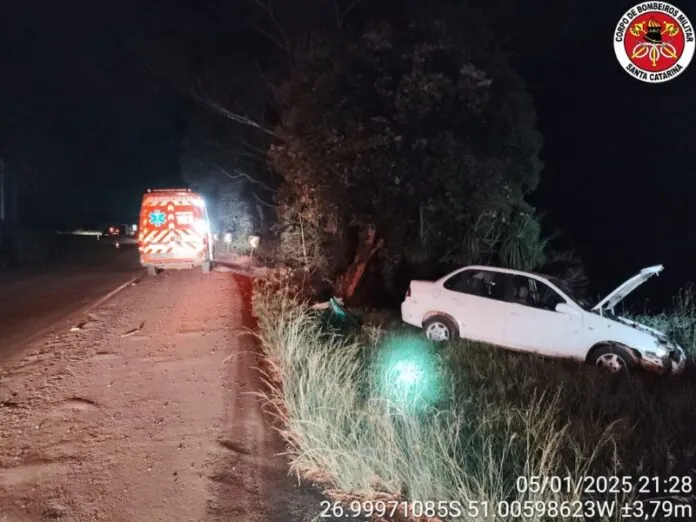 Carros colidem em Fraiburgo e motorista não é encontrado