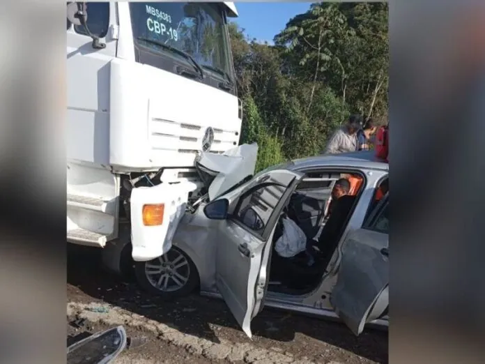 Engavetamento com sete veículos deixa dois feridos na SC-477