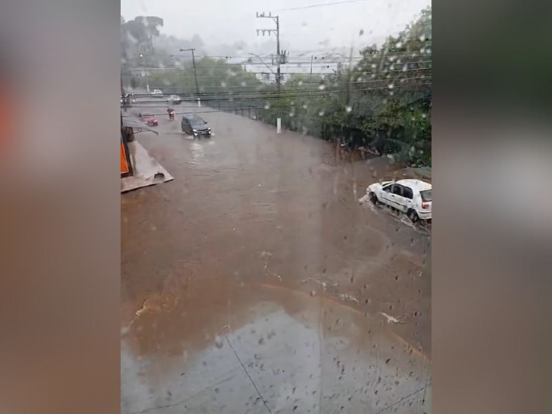 Chuva provoca diversos pontos de alagamento em Caçador