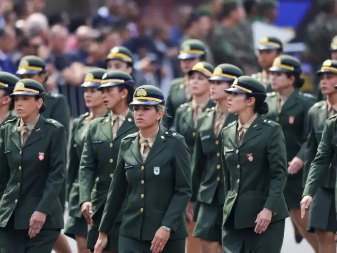 Mais de 7 mil mulheres se alistam no serviço militar em 2 dias