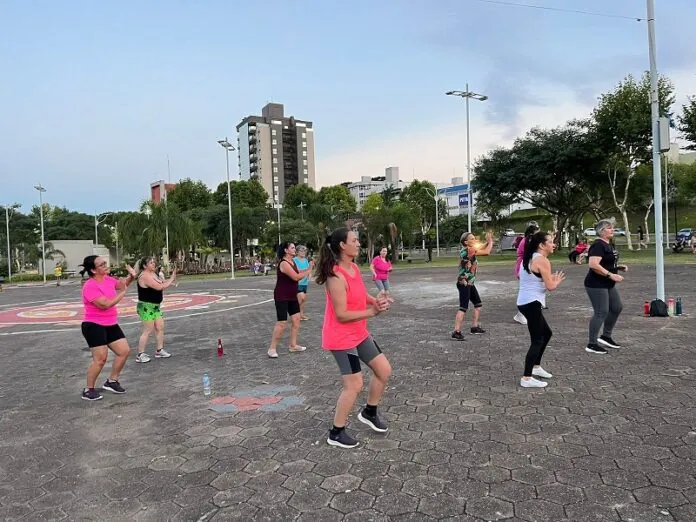 Prefeitura retorna com as aulas de dança no Parque Central e bairro Martello