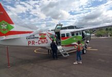 Paciente é transferido por avião para cirurgia em Florianópolis