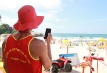 Guarda-vidas dos Bombeiros de SC salvam 596 banhistas em sete dias