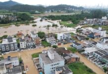 Entenda o que causou a chuva em SC e suas consequências