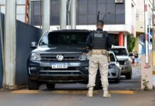 PRF e Detran fiscalizam veículos estrangeiros em rotas de saída de SC