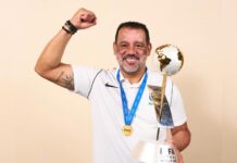 Catarinense é eleito o melhor técnico do mundo pela Futsal Planet Awards