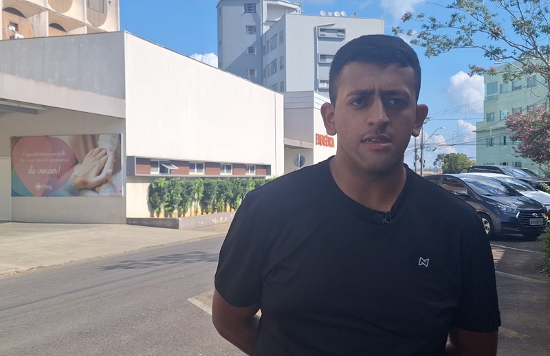 Filho do jornalista JB dá detalhes sobre o atentado contra seu pai