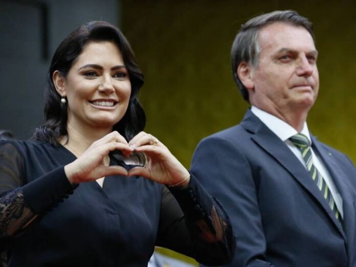 Bolsonaro fala de Michelle como candidata à Presidência em 2026