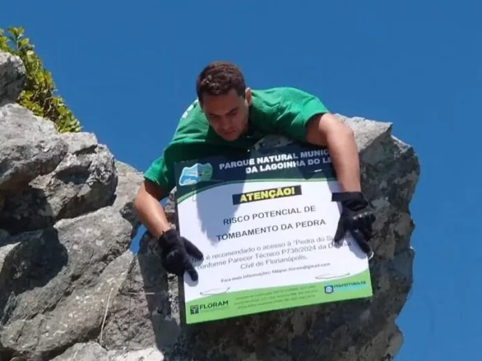 Pedra do Surfista tem acesso limitado após risco de tombamento