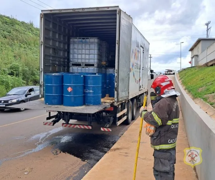 Bombeiros de Caçador atendem vazamento de produto químico