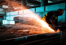 Tarifas de 25% sobre aço e alumínio pelos EUA impactam o comércio de SC