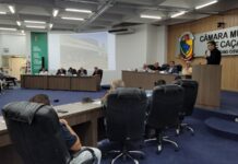 Prefeito Alencar apresenta planejamento do ano durante sessão inaugural