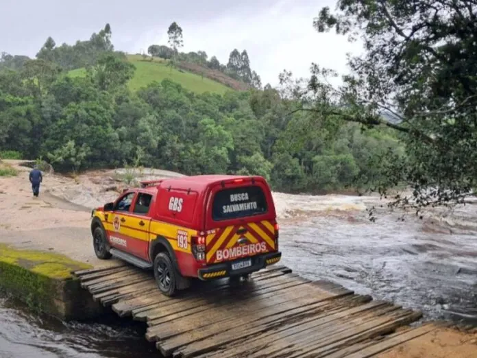 Bombeiros alertam sobre prevenção de acidentes em rios, cachoeiras e trilhas