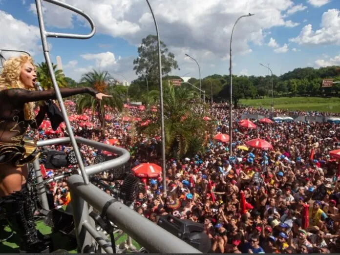 Governo dos EUA emite alerta para turistas sobre o Carnaval do Brasil