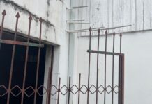 Criança cai de varanda e fica presa em cerca com lanças em Caçador