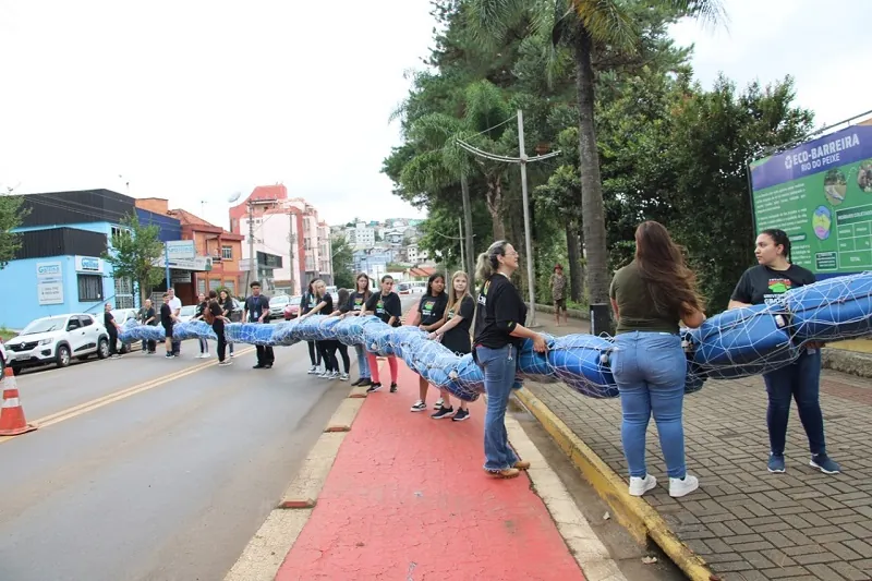 Instalada novamente a Eco Barreira no Rio do Peixe