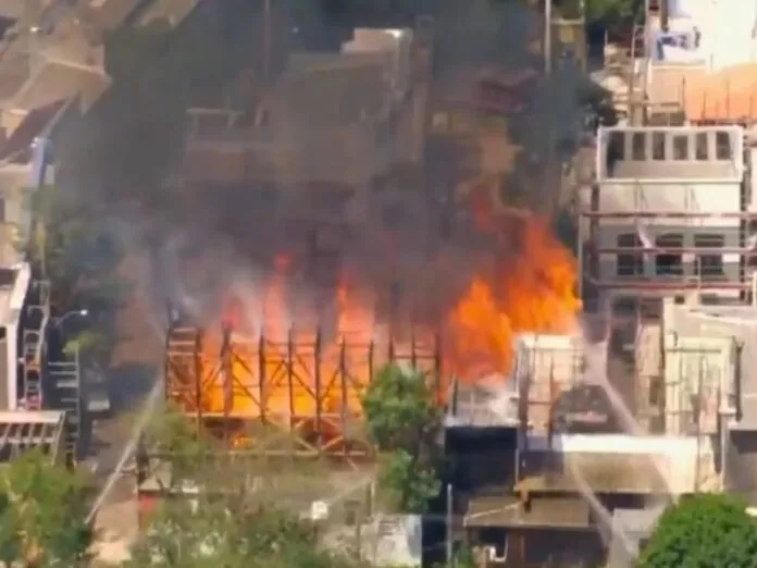 Incêndio atinge cidade cenográfica dos Estúdios Globo